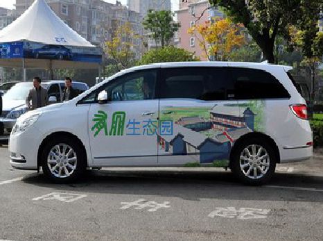 万盛经开区户外车贴喷绘如何保持效果?